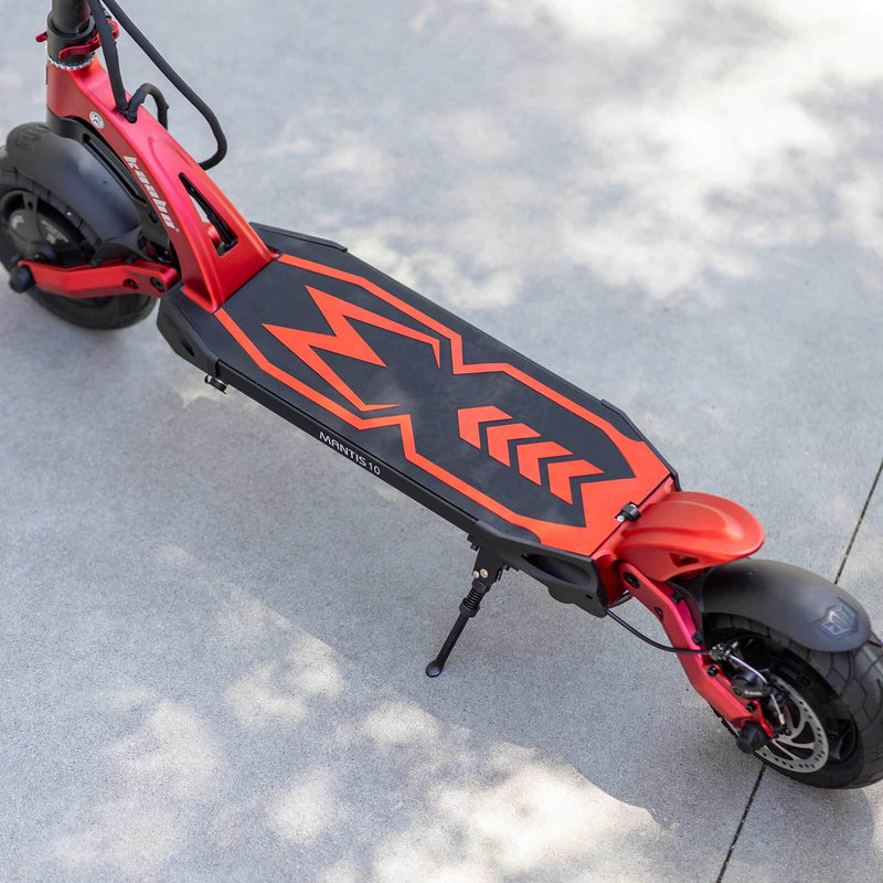 Mantis 10 Lite Electric Scooter - Outside Town